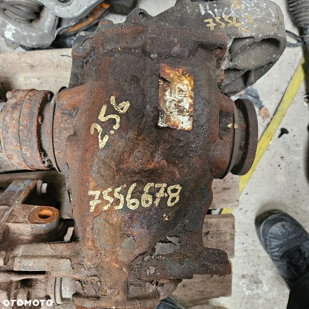 BMW E90 E91 MOST TYLNY DYFER DYFERENCJAŁ 7556678 2.56 - 2