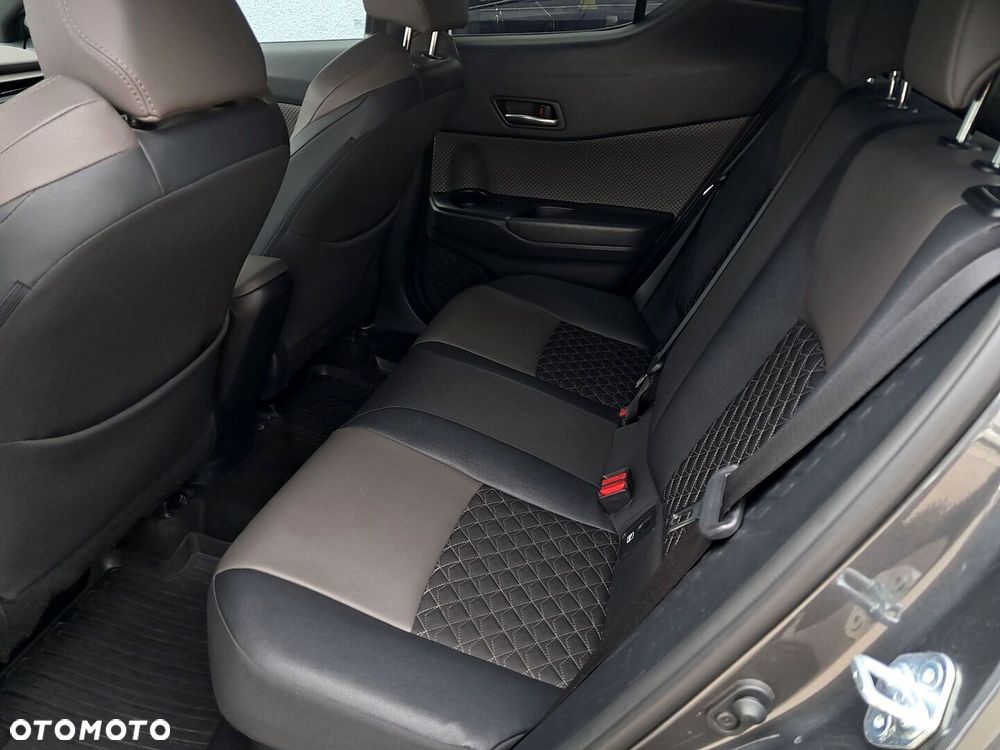 Toyota C-HR 2.0 Hybrid Executive - 13
