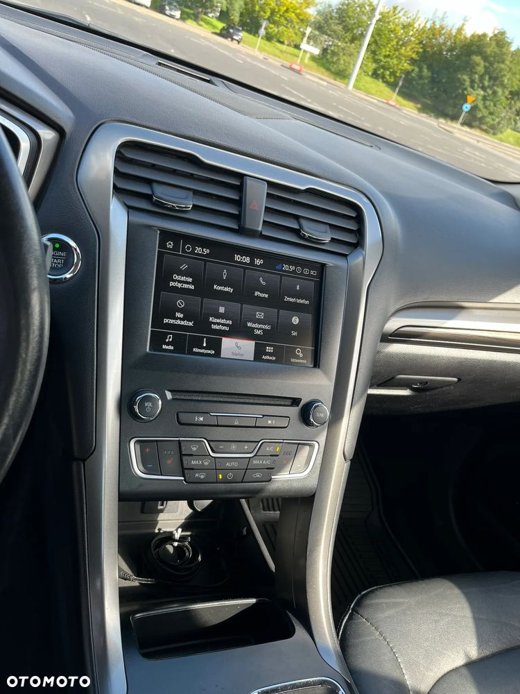 Ford Fusion - 16