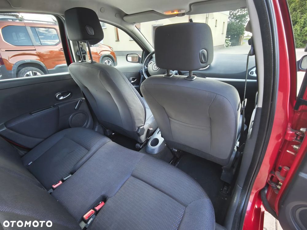 Renault Clio 1.6 16V Expression - 11