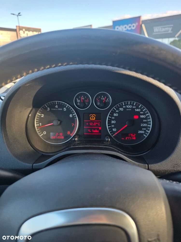Audi A3 Sportback 1.6 FSI Ambiente - 17