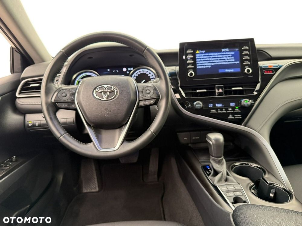 Toyota Camry - 10