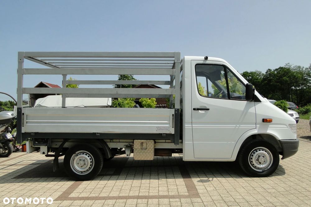 Mercedes-Benz Sprinter 208 - 4