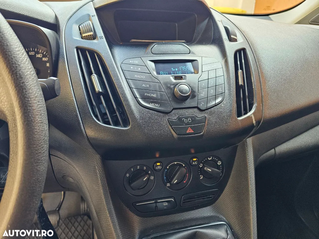 Ford Transit Connect - 11