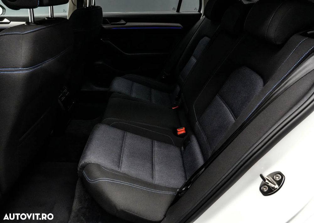 Volkswagen Passat GTE - 15