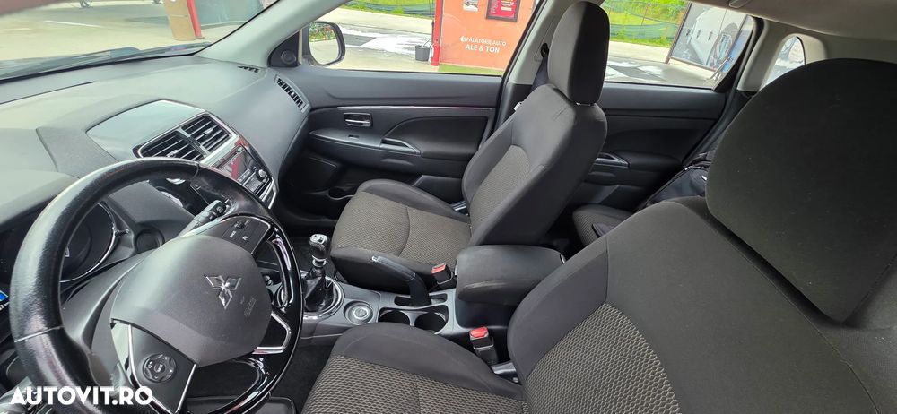 Mitsubishi ASX - 10