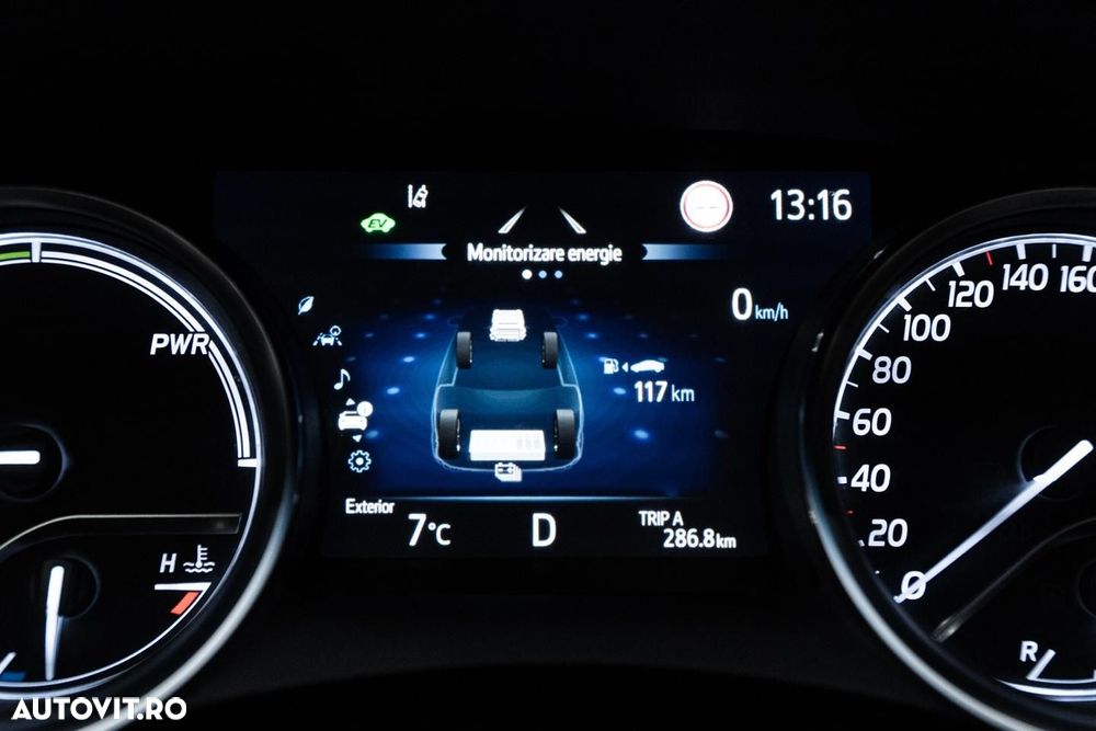 Toyota Camry Executive - 36