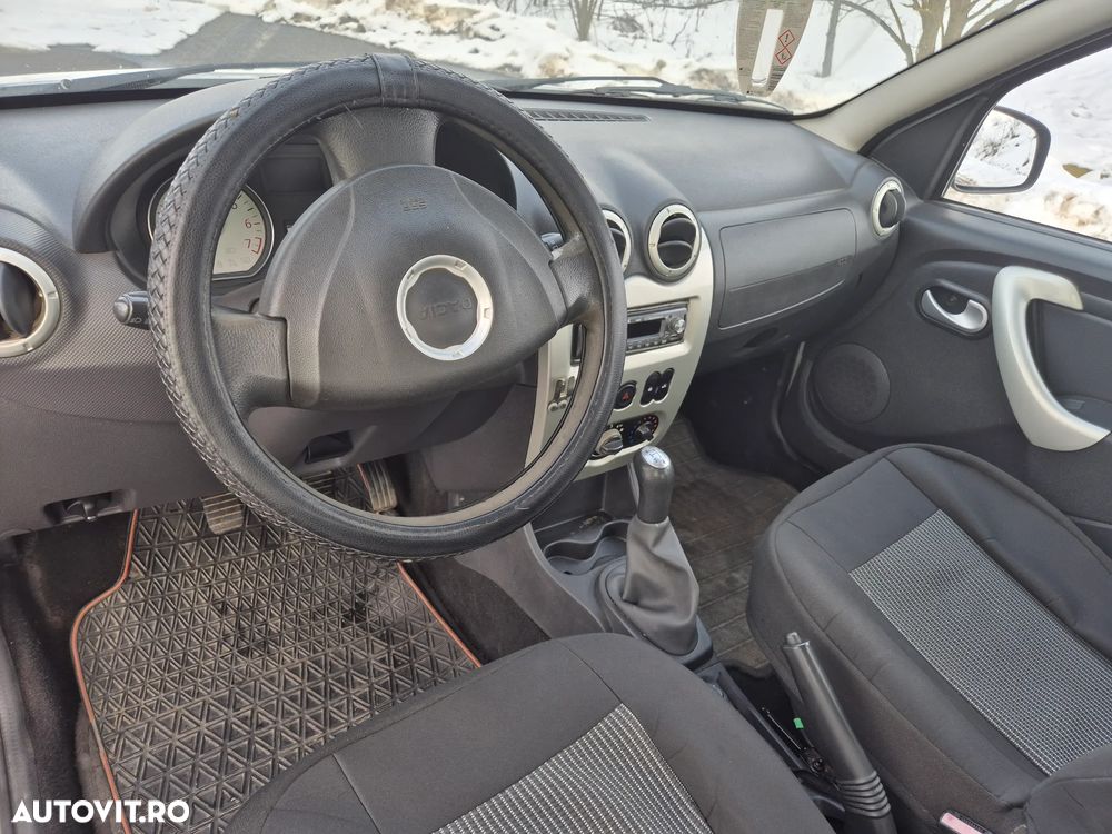 Dacia Sandero - 4