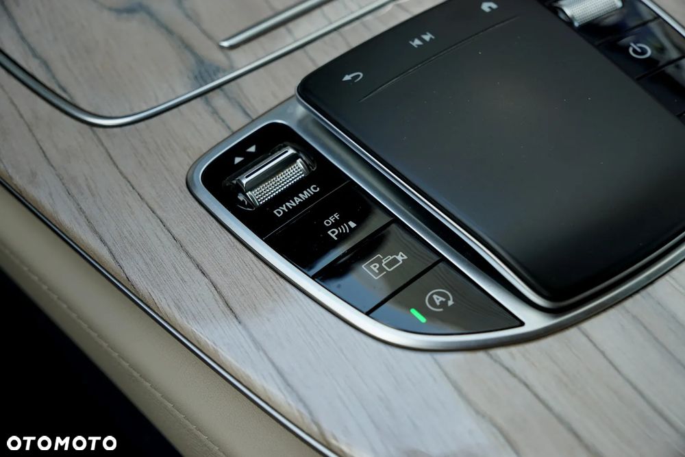 Mercedes-Benz Klasa E 300 Avantgarde - 34