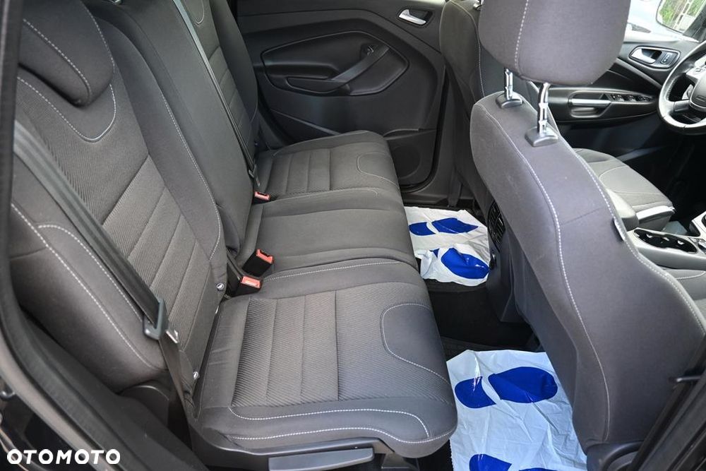 Ford Kuga 1.5 EcoBoost 2x4 Titanium - 32