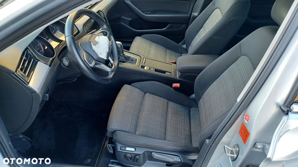 Volkswagen Passat - 15