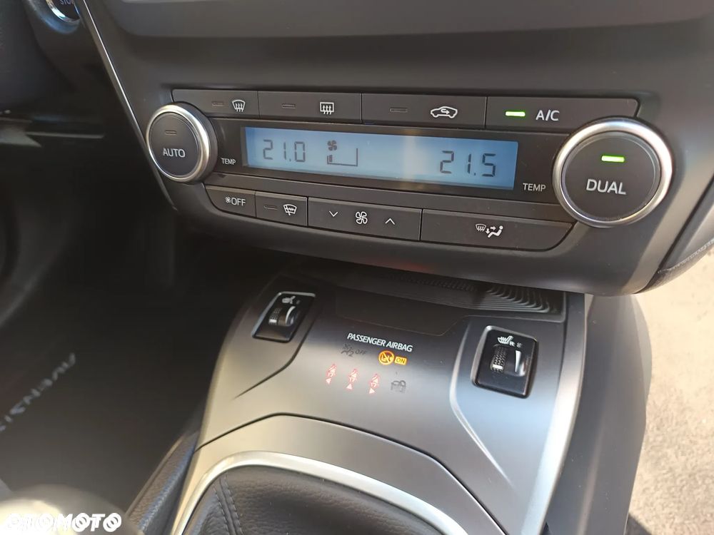 Toyota Avensis 1.8 Premium - 15