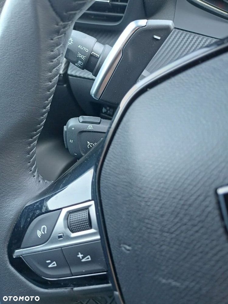 Peugeot 2008 1.2 PureTech Allure S&S EAT8 - 24