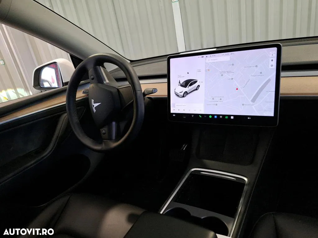 Tesla Model Y Long Range Dual Motor AWD - 2