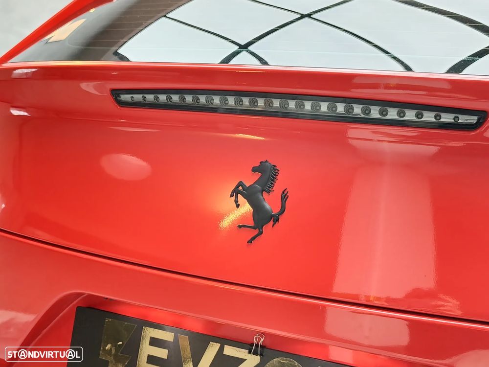 Ferrari GTC4 Lusso T - 38