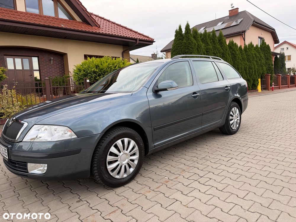 Skoda Octavia 1.6 Combi Ambiente - 8