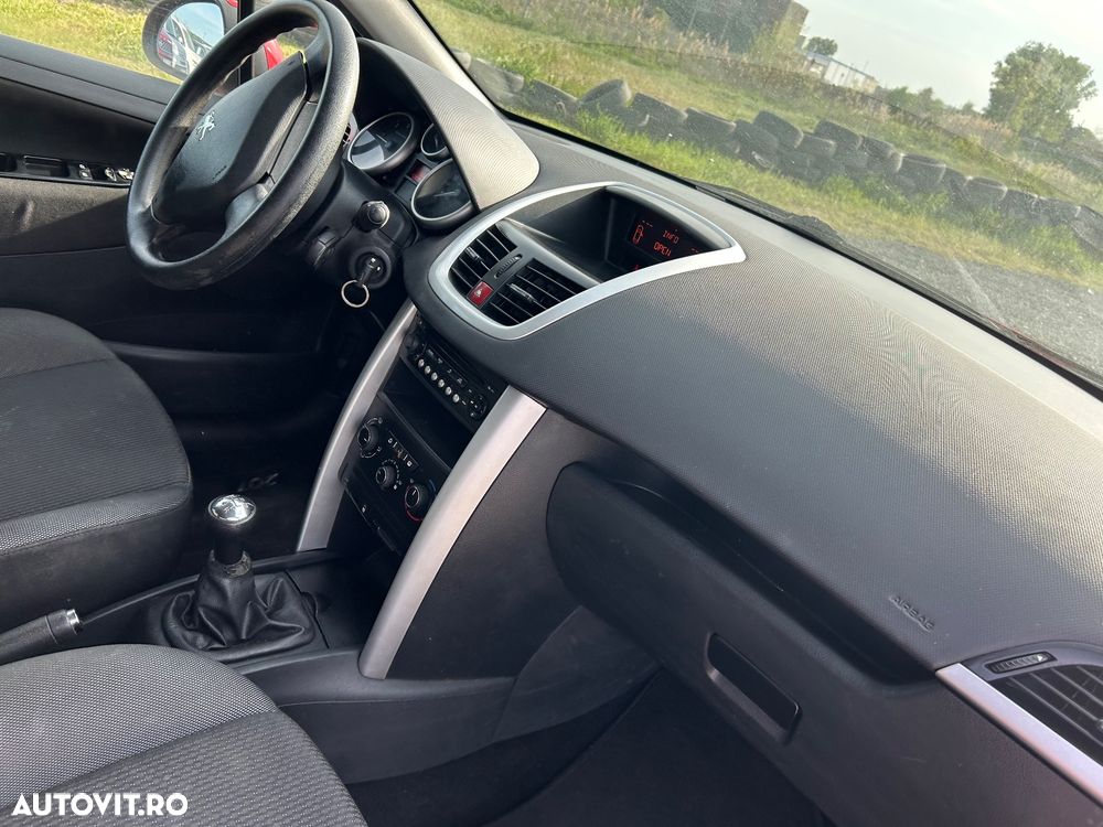 Peugeot 207 - 10