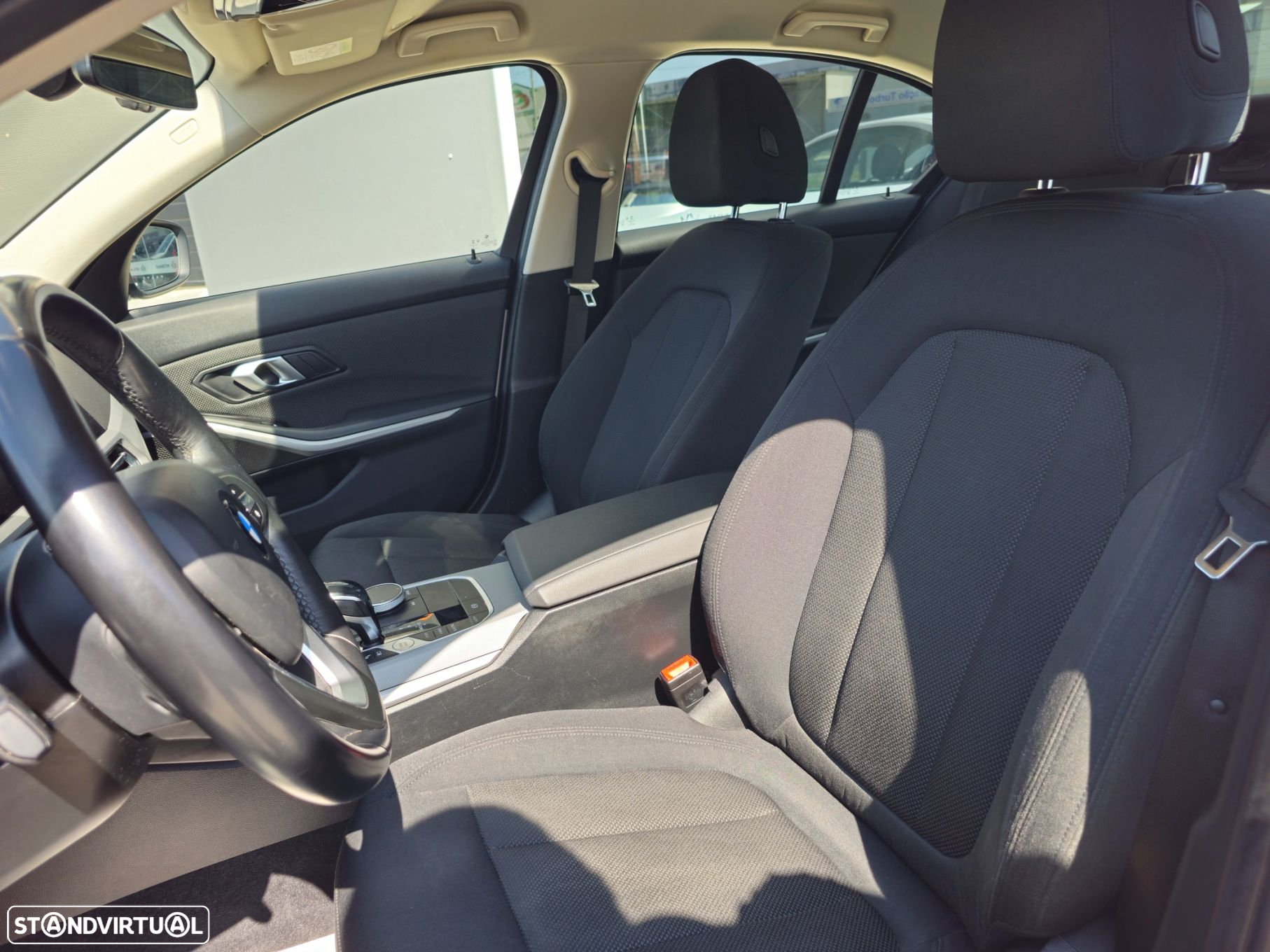 BMW 330 e Auto - 21