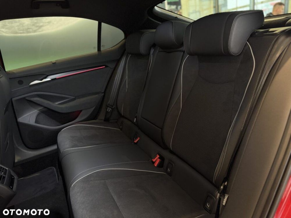 Skoda Superb 2.0 TSI DSG 4x4 Sportline - 24