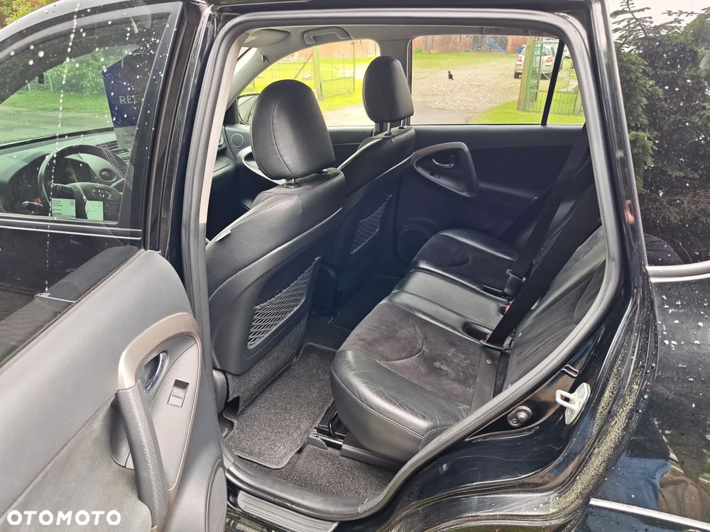 Toyota RAV4 - 8