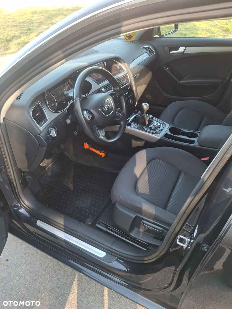 Audi A4 Limousine 1.8 TFSI quattro Ambiente - 12