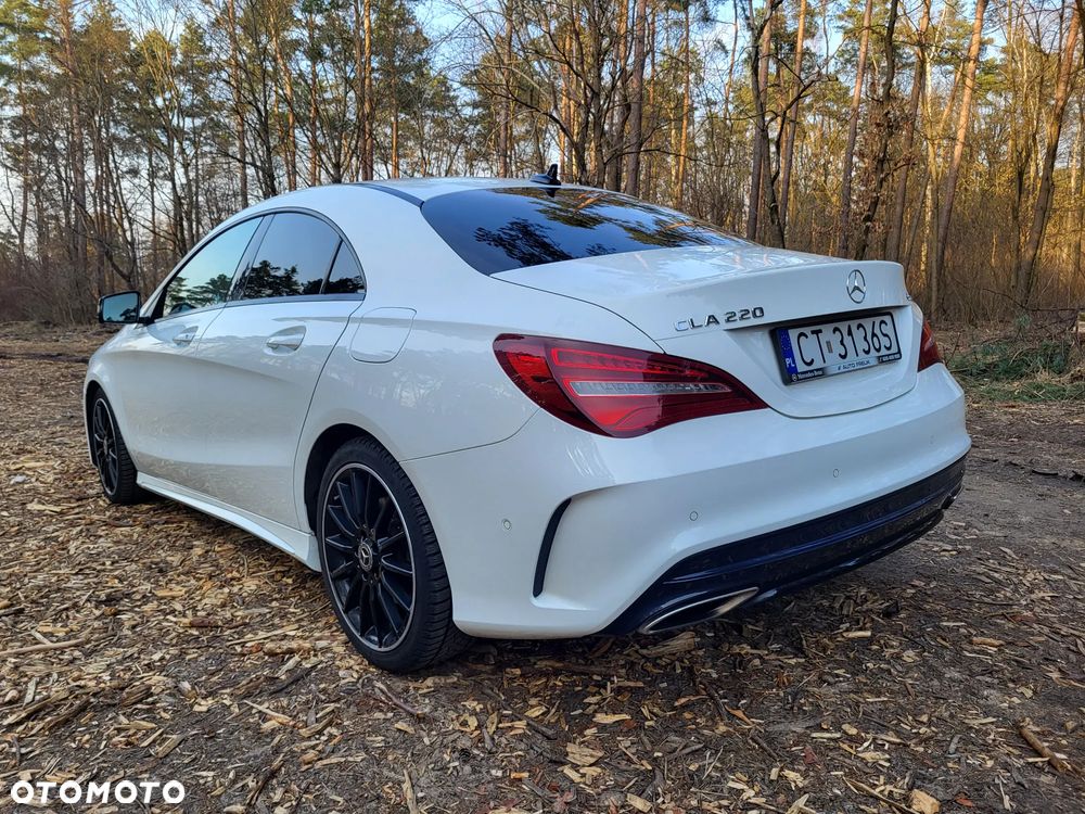 Mercedes-Benz CLA 220 4-Matic AMG Line - 3