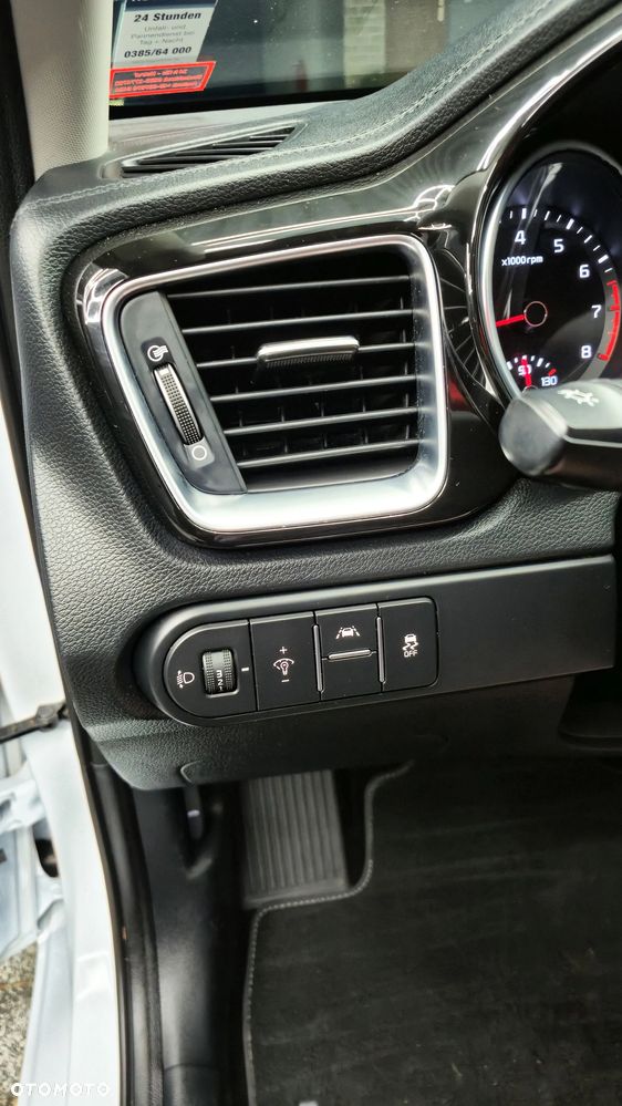 Kia Ceed 1.4 T-GDI DCT OPF Vision - 16