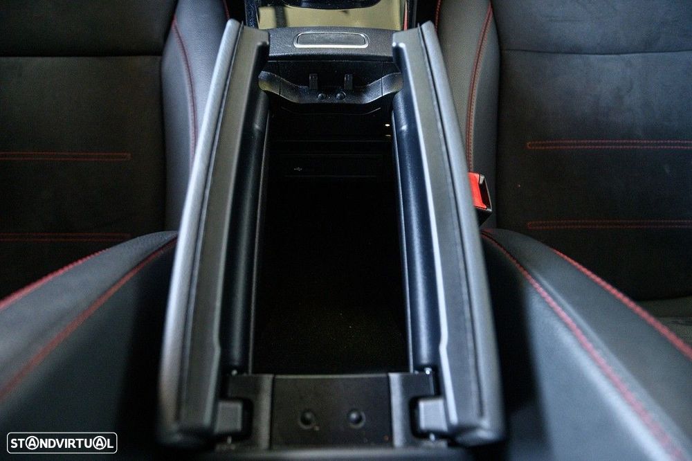 Mercedes-Benz A 180 d AMG Line Aut. - 42