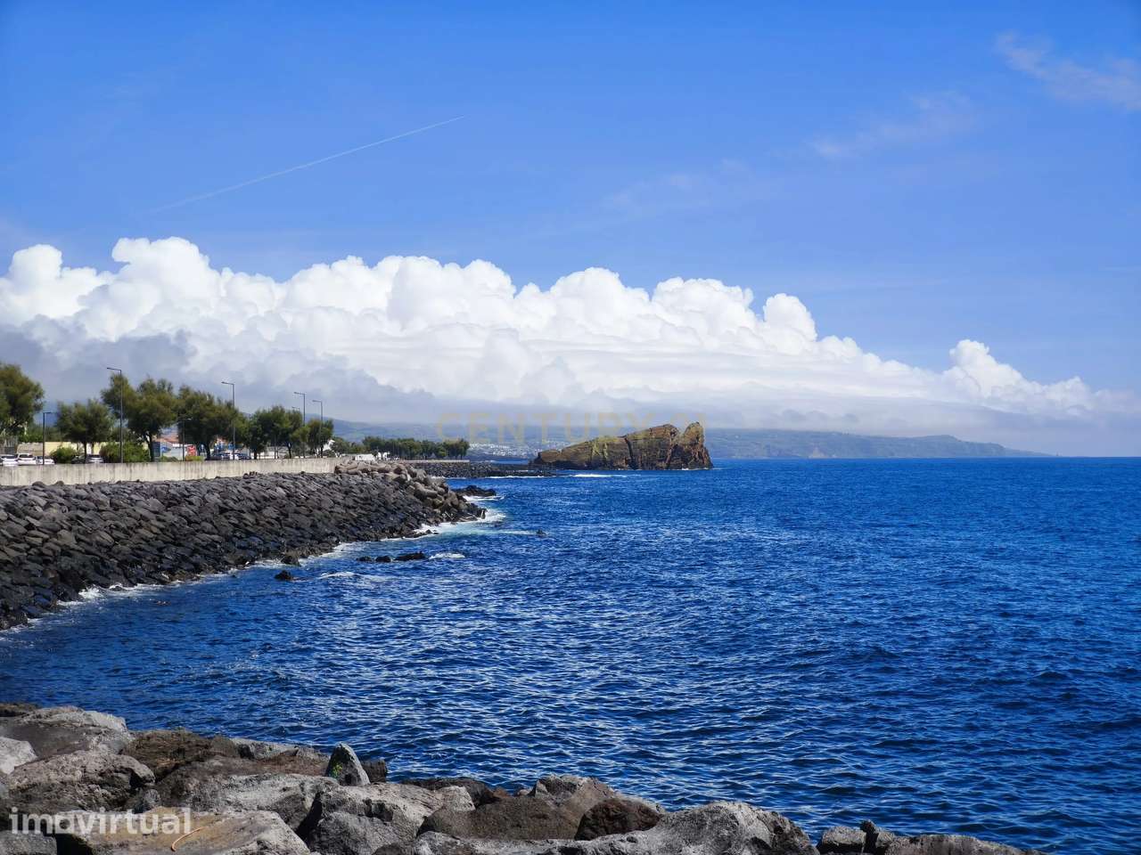 Moradia Vista mar Renovada T3 em Ponta Delgada, Ilha de São Miguel - Grande imagem: 4/33