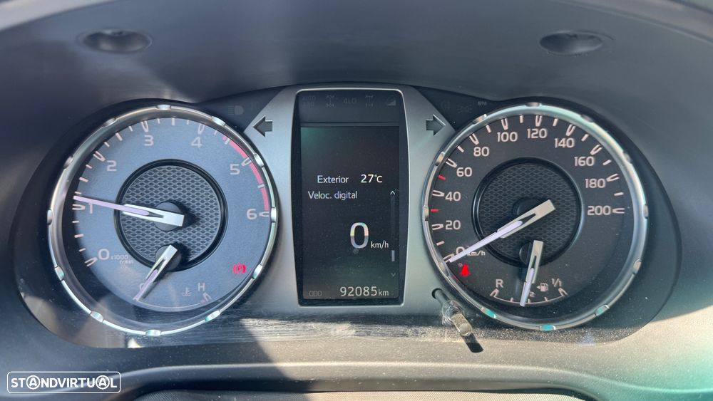 Toyota Hilux 2.4 D-4D 4WD Tracker - 16