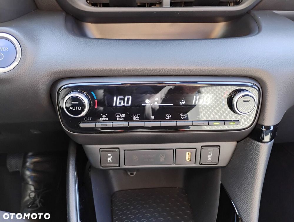 Toyota Yaris - 16