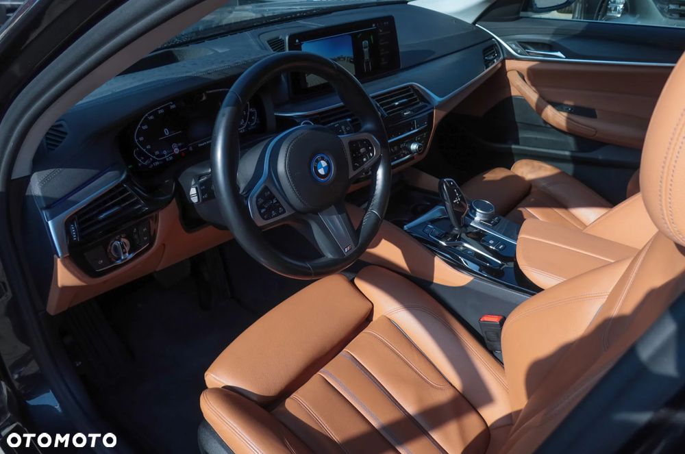 BMW Seria 5 530e xDrive Luxury Line - 13