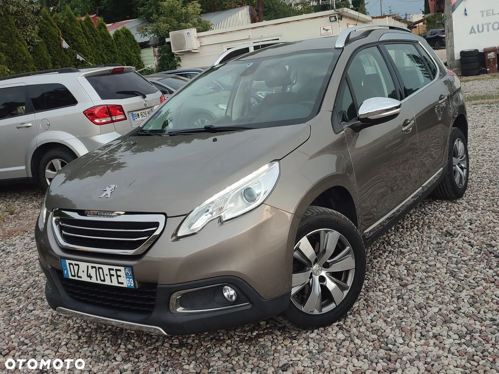 Peugeot 2008 1.2 Pure Tech GPF Allure S&S EAT6 - 1