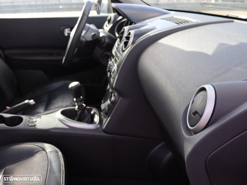 Nissan Qashqai 1.5 dCi Tekna Premium Pele Preta 18 - 16