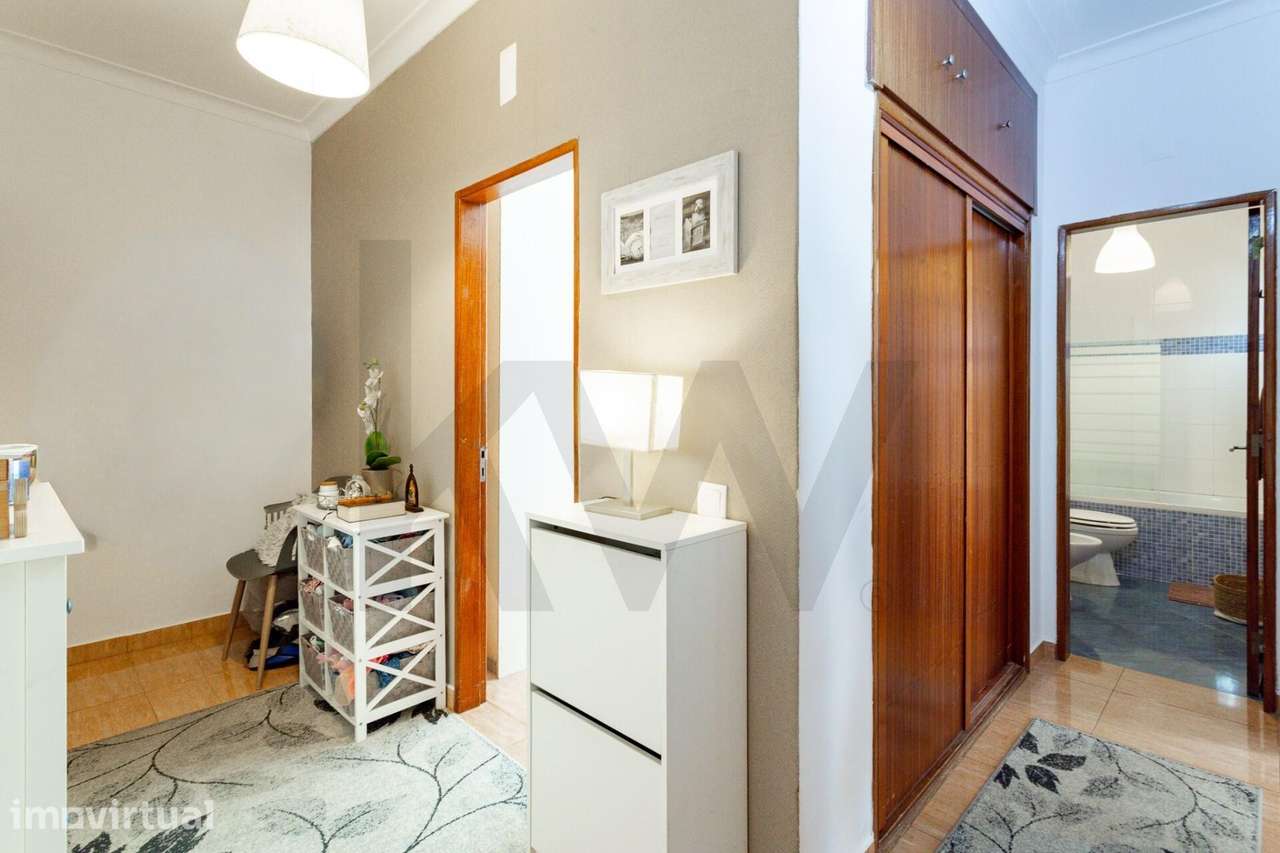 Apartamento T2 Pronto a Habitar na Amora Prédio c/ Elevador - Grande imagem: 2/17