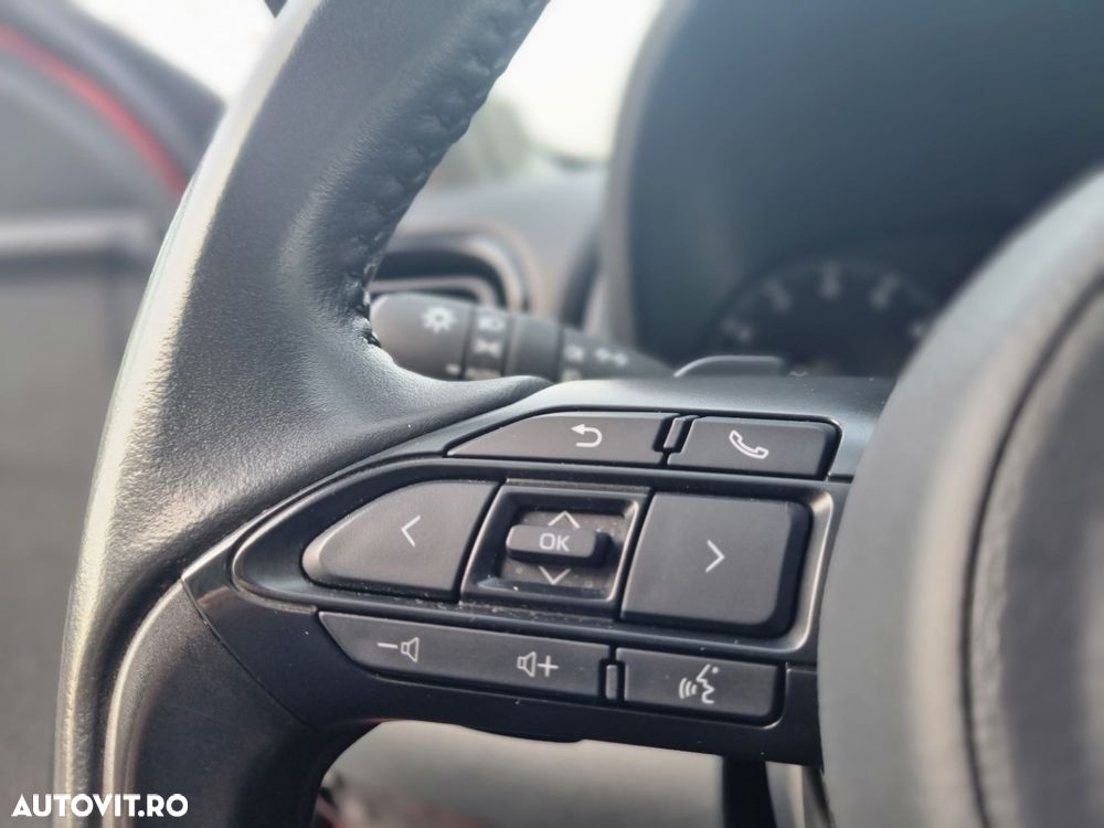 Toyota Yaris 1.5 L CVT Dynamic - 15