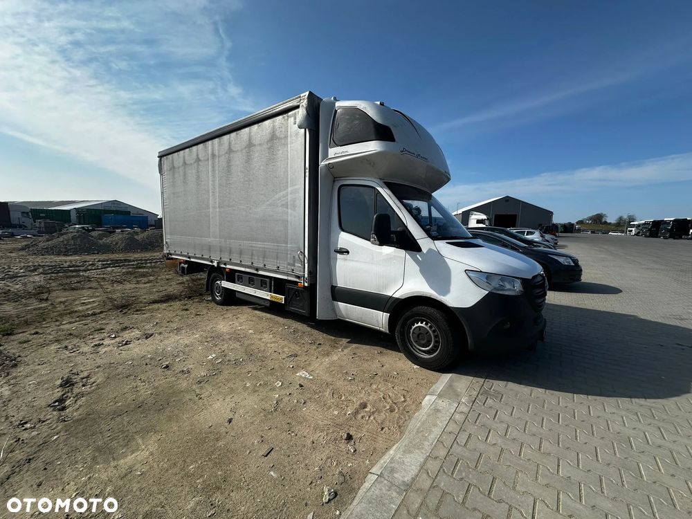 Mercedes-Benz Sprinter - 2