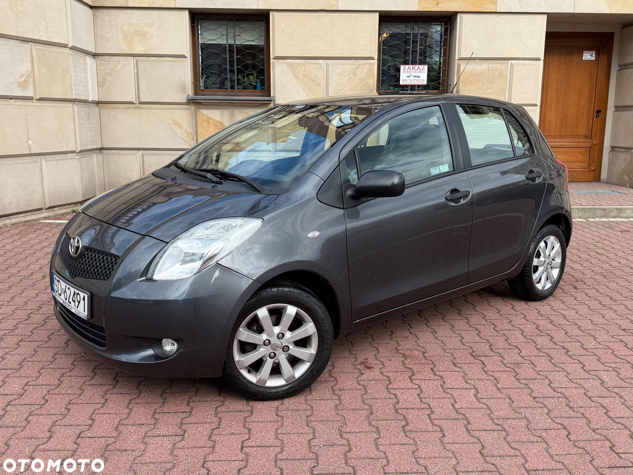 Toyota Yaris 1.3 Luna A/C - 1