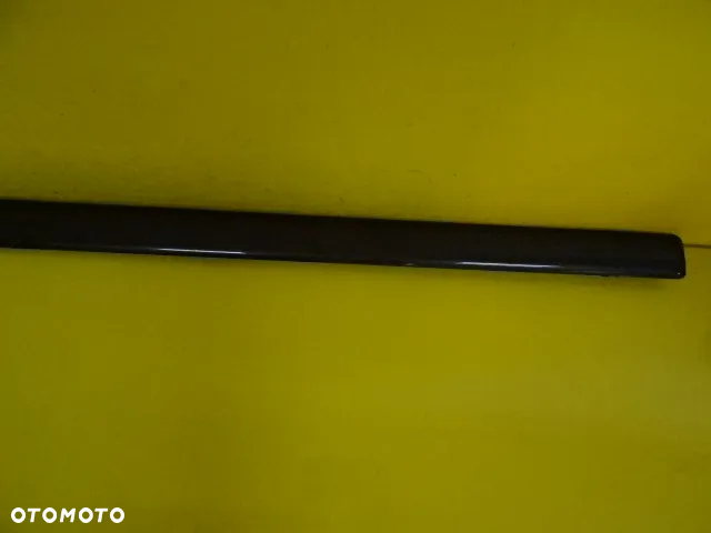 LISTWA DRZWI PRAWY PRZÓD AUDI A3 8P 3D NR252 - 2