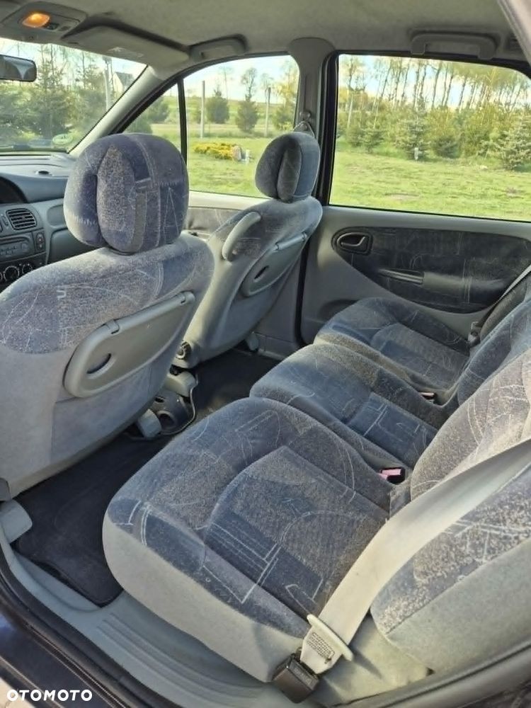 Renault Scenic 1.6 16V Family - 6