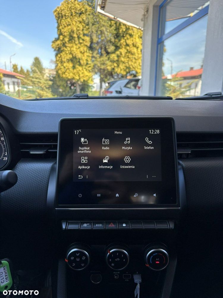 Renault Clio - 24