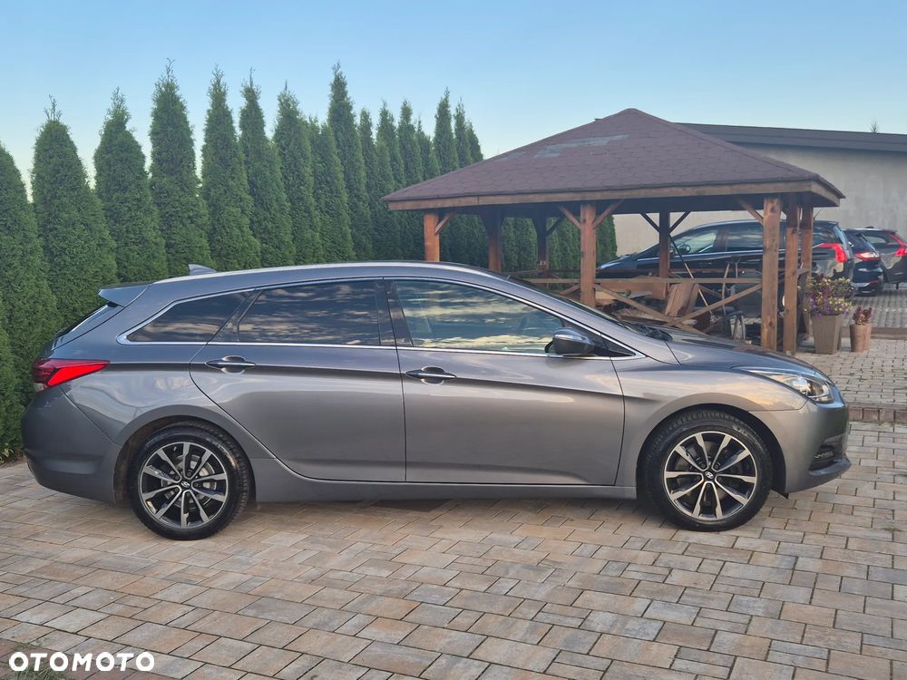 Hyundai i40 Kombi 1.7 CRDi DCT Premium - 11