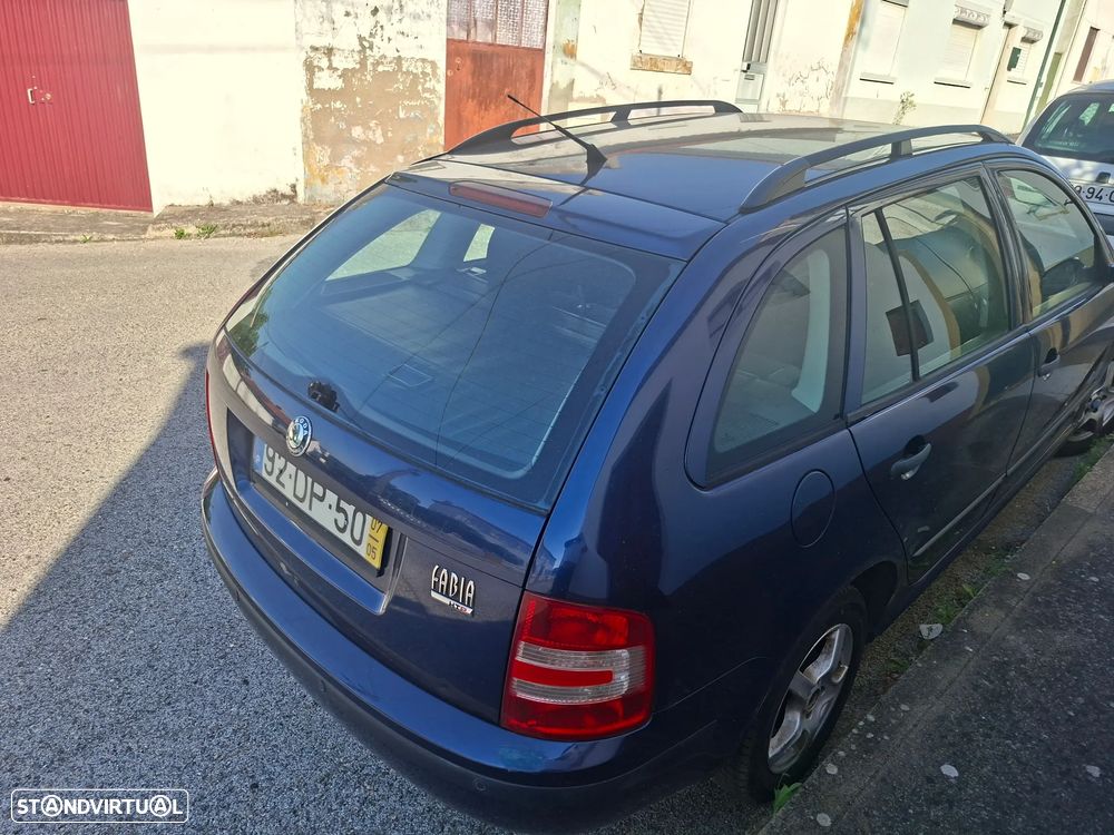 Skoda Fabia Break 1.2 Active - 4