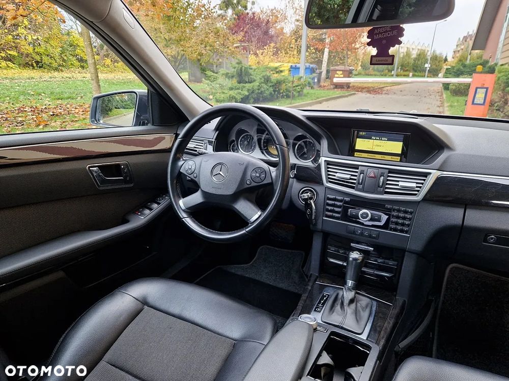 Mercedes-Benz Klasa E 200 BlueEFFICIENCY 7G-TRONIC Avantgarde - 22