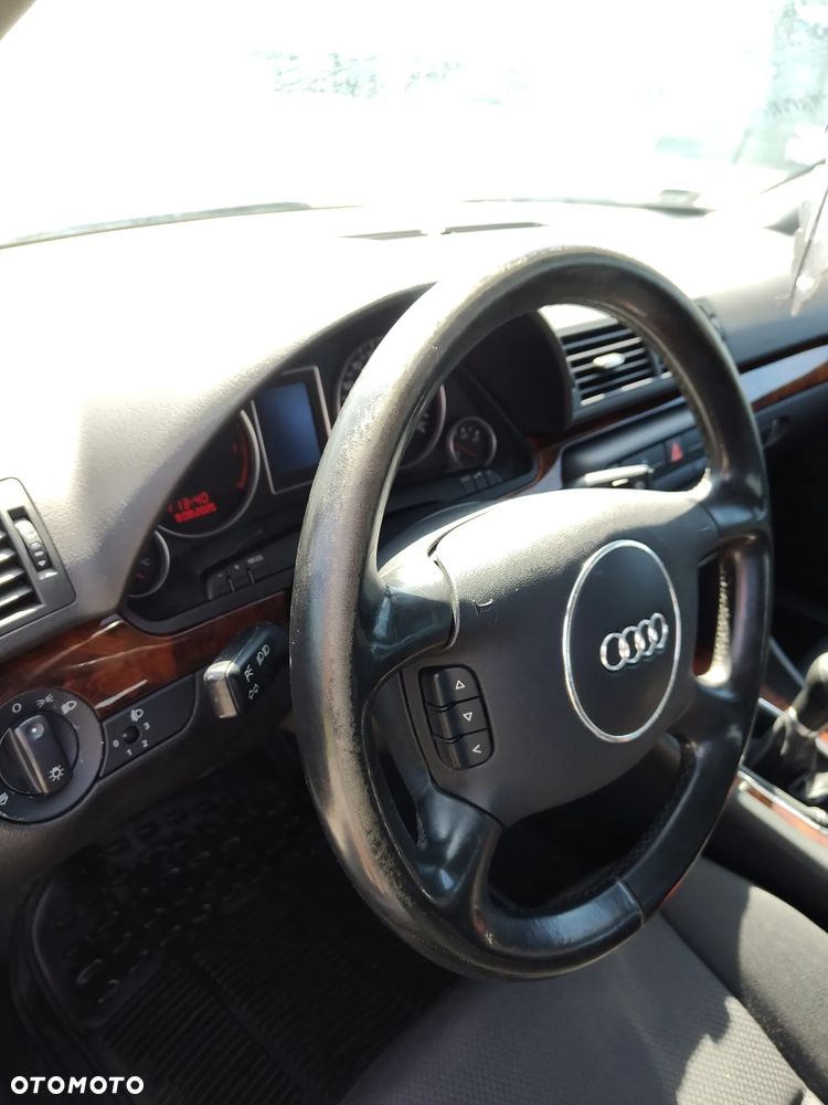 Audi A4 Limousine - 10