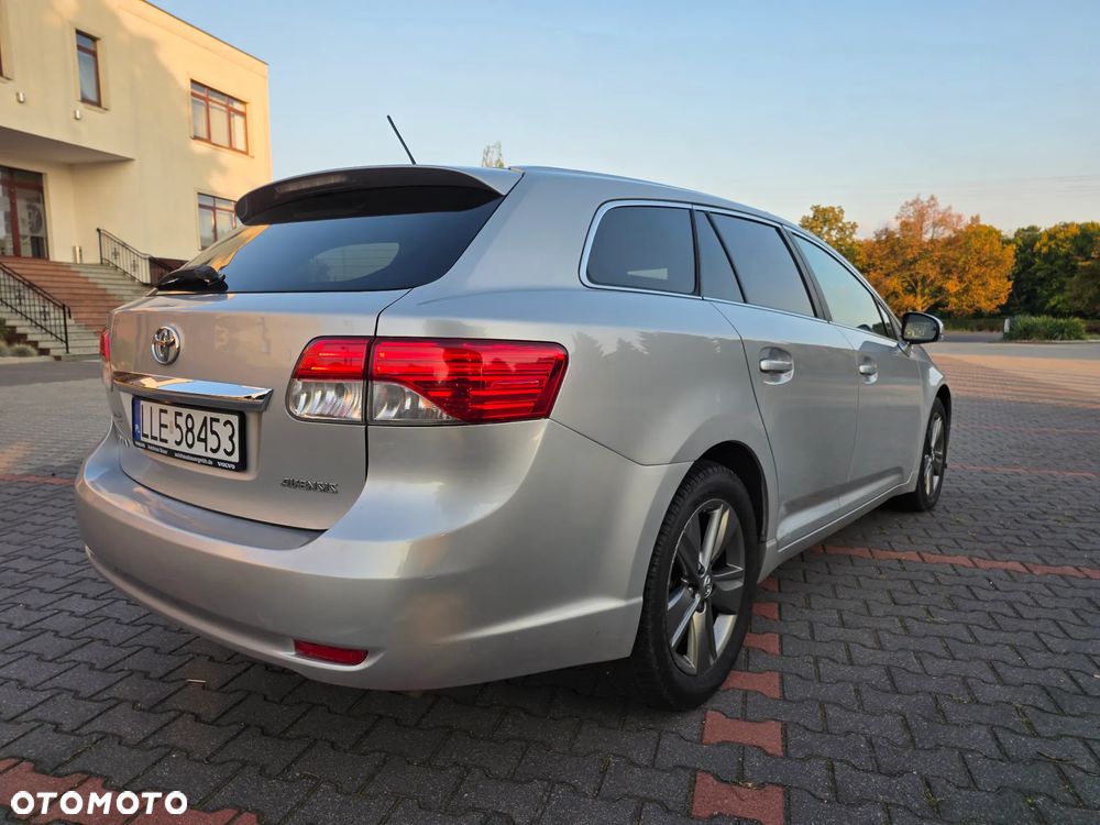 Toyota Avensis 2.0 D-4D Style - 12