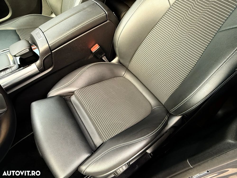 Mercedes-Benz GLA 250 e 8G-DCT Special Edition - 16