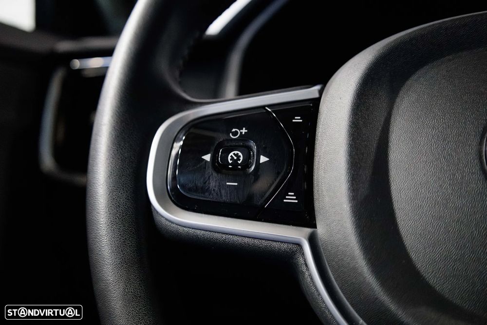 Volvo S90 2.0 T8 Momentum Plus AWD Geartronic - 30