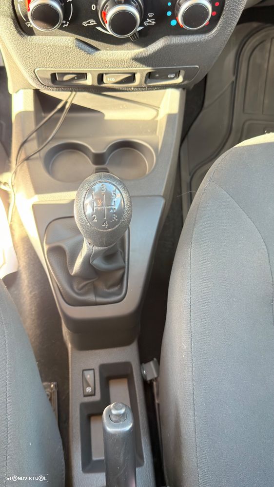 Dacia Lodgy TCe 115 Stepway - 12