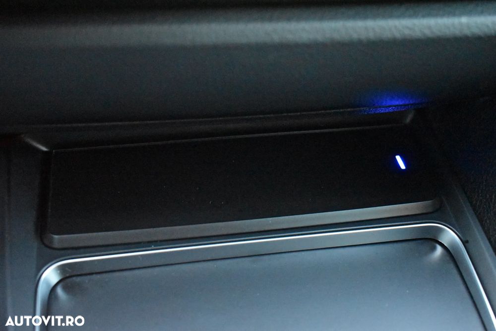 BMW Seria 3 320d Aut. Luxury Line - 28